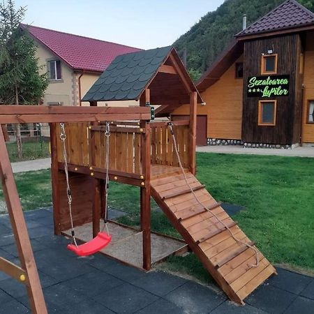 Вілла Sezatoarea Lupilor Лепша Екстер'єр фото