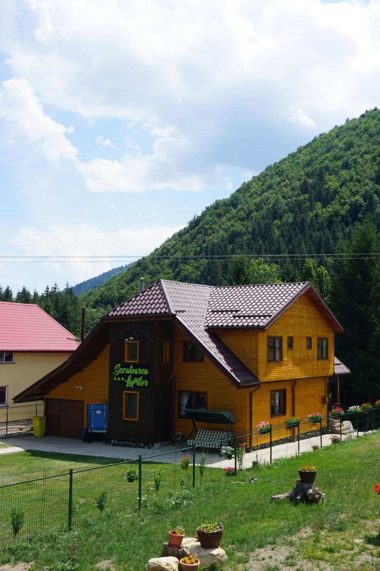 Вілла Sezatoarea Lupilor Лепша Екстер'єр фото